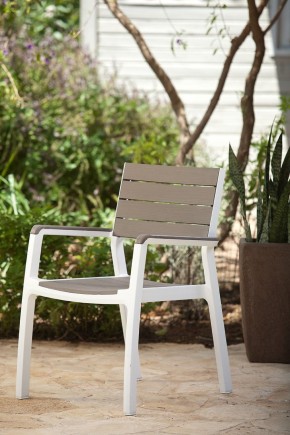 Стул c подлокотниками Гармония (Harmony armchair) белый-капучино в Каменске-Уральском - kamensk-uralskiy.mebel24.online | фото 1